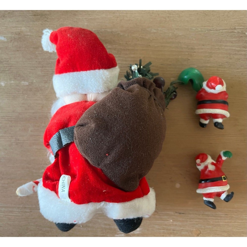 3 Santas Stuffed Plush Christmas Decoration + 2 Cocktail Drink Hanging Figurines - Picture 2 of 3